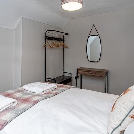 Character Townhouse In Town Centre & Superb Views Villa Dolgellau Bagian luar foto