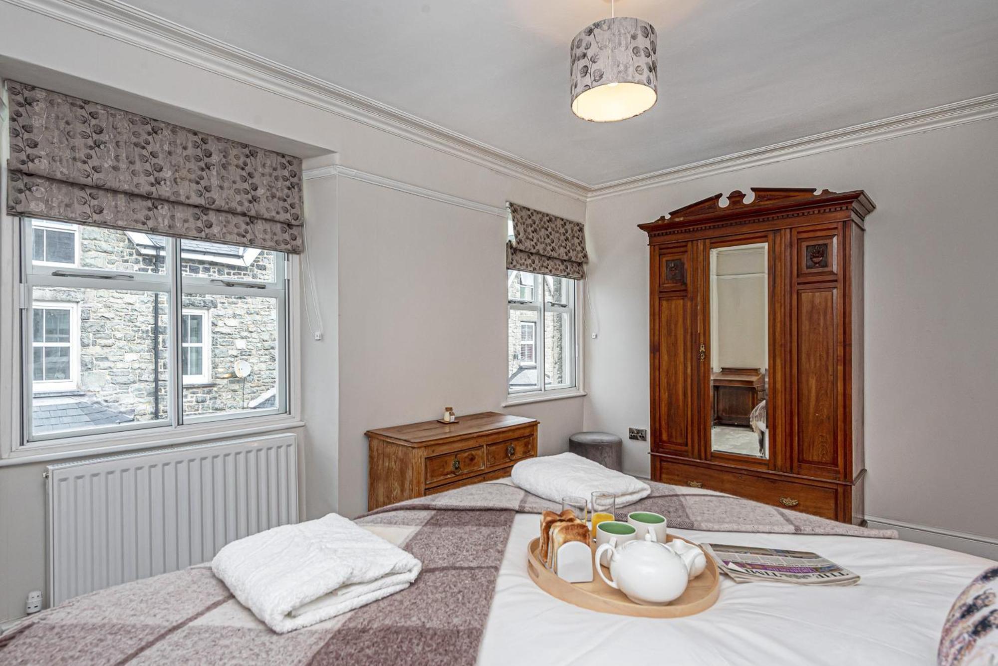 Character Townhouse In Town Centre & Superb Views Villa Dolgellau Bagian luar foto